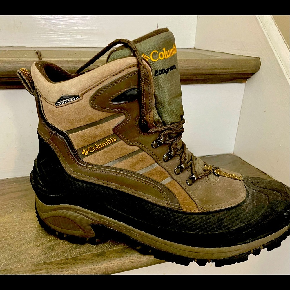 Mens Columbia boots size 13. Worn once.